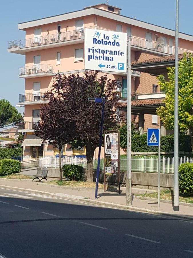 Appartamento Panoramico Nizza Monferrato Luaran gambar